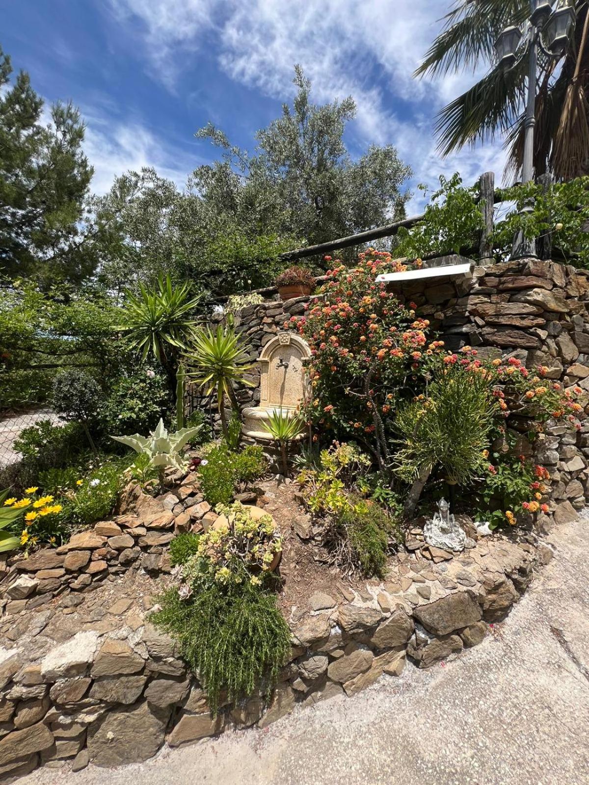Los Olivos 马拉加 外观 照片